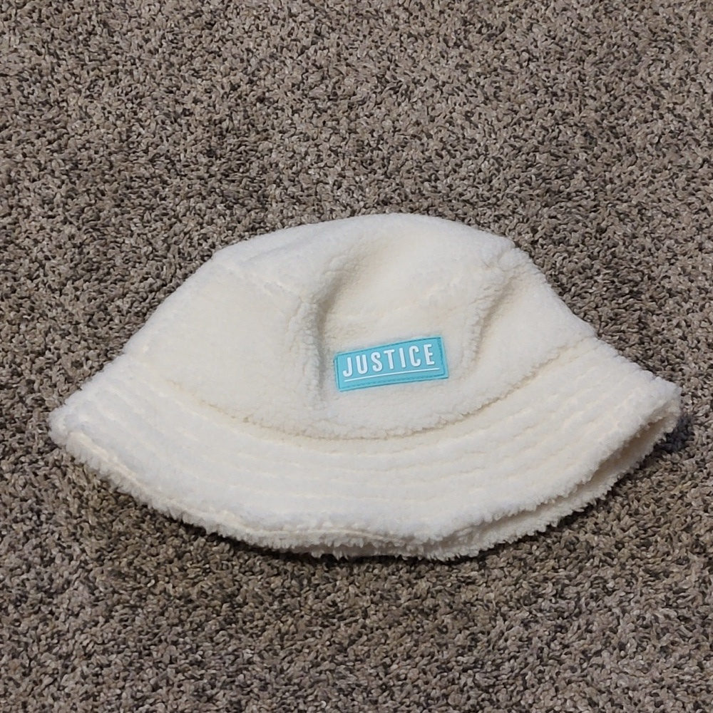 Girls Fuzzy Justice Bucket hat